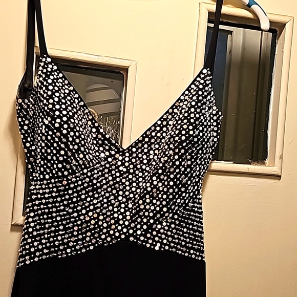 Formal black sequin gown, split in back, open back, Moda International, size 6 - Picture 3 of 7